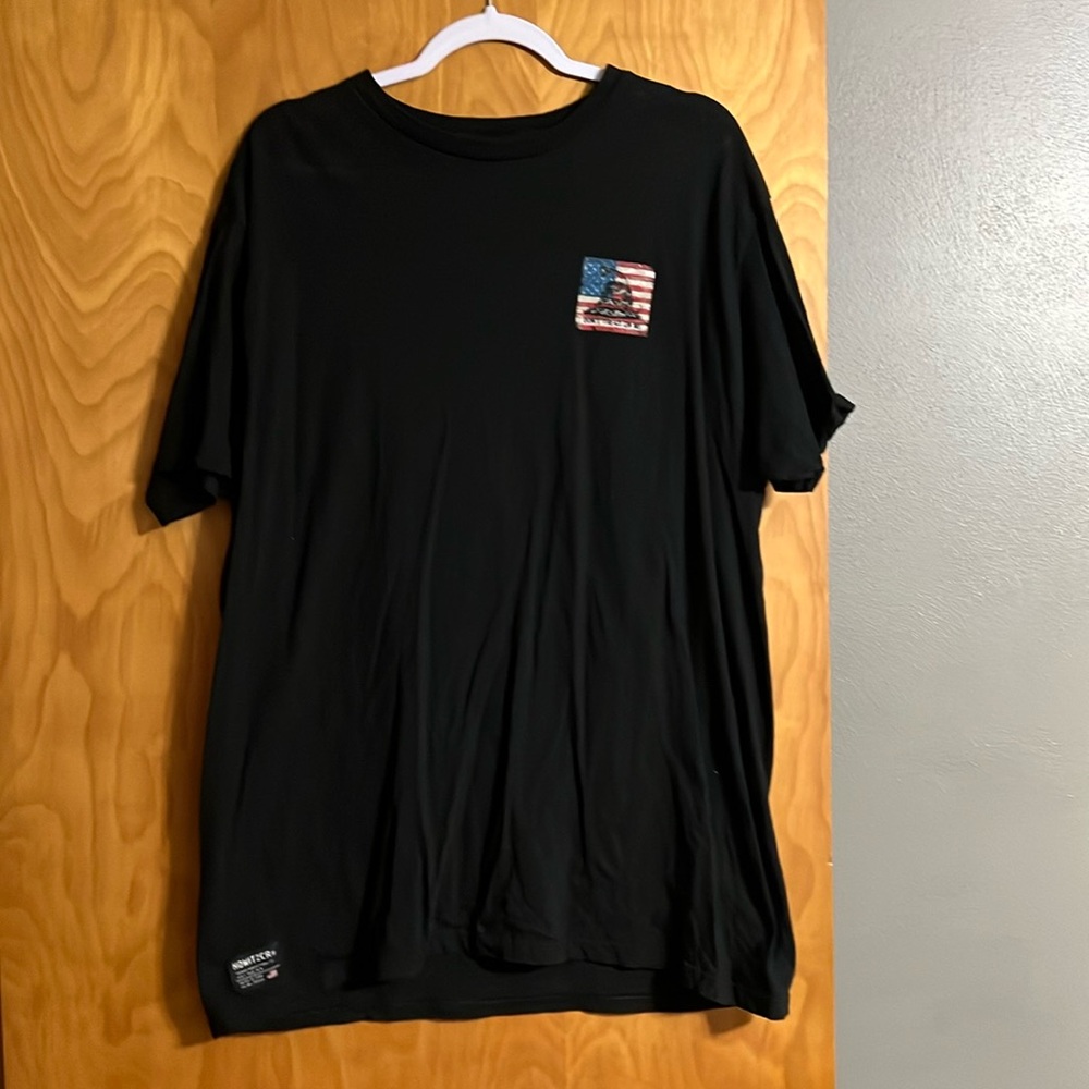 Howitzer Black with American Flag on back size xl